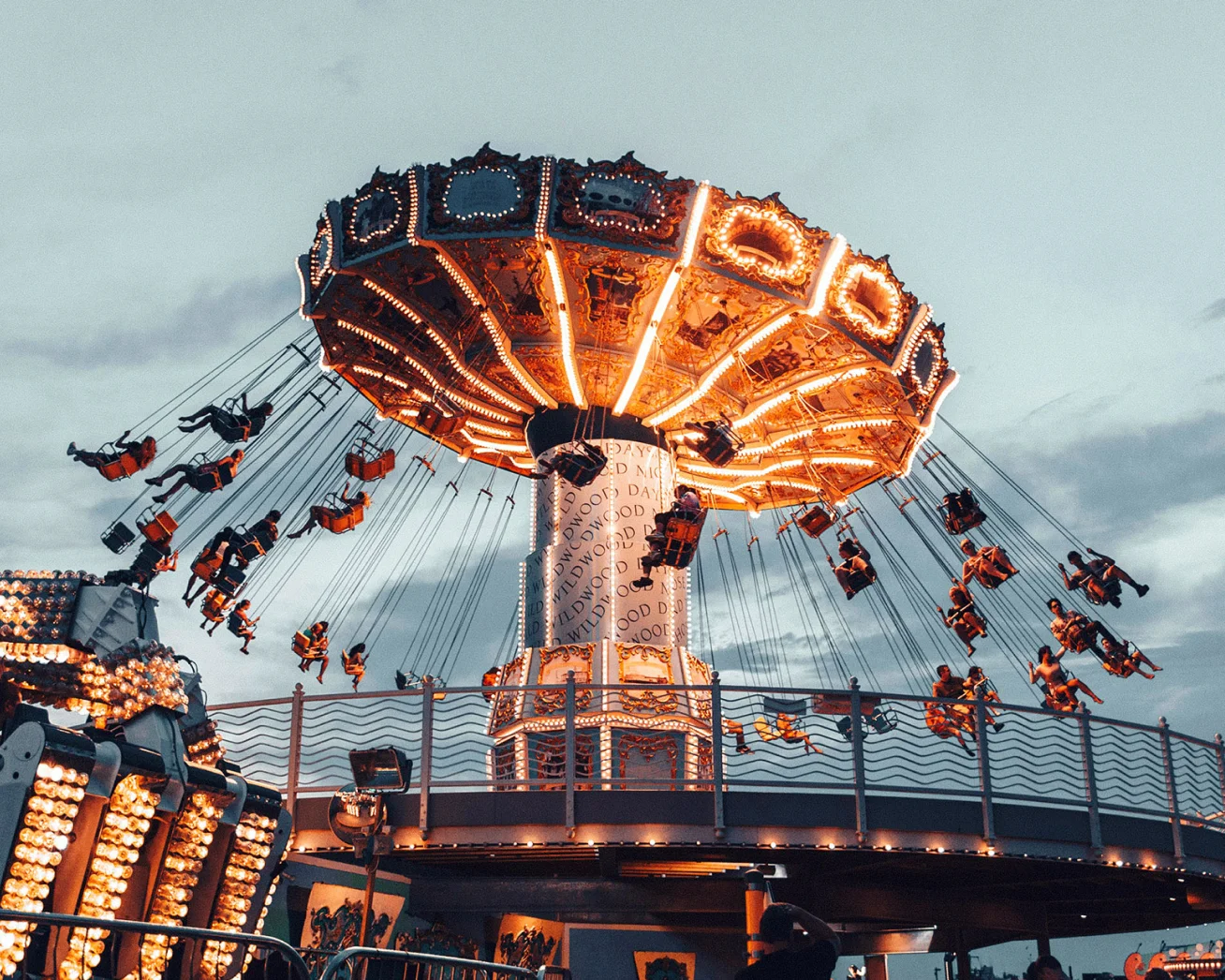 Free ticketing system for theme parks