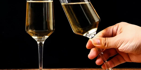 RING IN THE NEW YEAR: Champagne Flute Painting